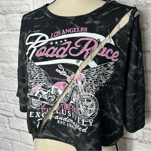 Fashion Nova Cropped Safety Pin Top - Picture 11 of 12